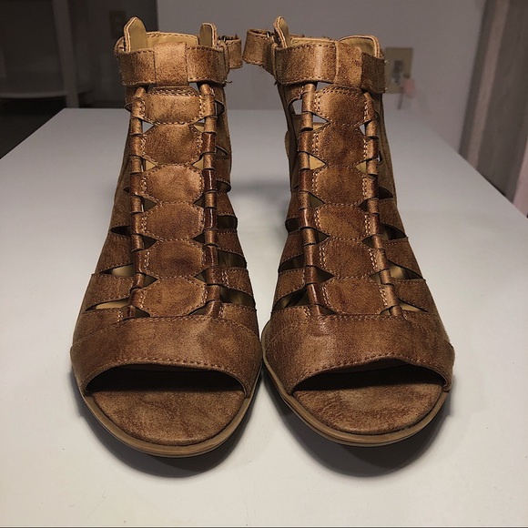 Naturalizer Brown Strappy Peep Toe Wedges! - Picture 2 of 4